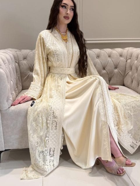 مغربي بالدانتيل الفرنسي الفاخر والتطريز اليدوي مع الحزام